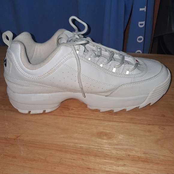 Fila Classic White Leather Sneakers On A Mens 11.5. Great Condition main image 6